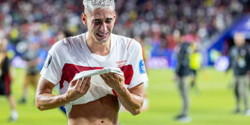 SANTA CLARA, CA - JUNE 19: Mert Muldur #18 of Turkiye cries after a loss in the FIFA World Cup 2026 Group D match between Turkiye and Paraguay on June 19, 2026 at San Francisco Bay Area Stadium in Santa Clara, CA. (Photo by Matthew Huang/Icon Sportswire via Getty Images)