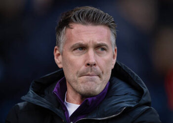 Wolverhampton Wanderers manager Rob Edwards during the Premier League match between Manchester City and Wolverhampton Wanderers at Etihad Stadium on January 24, 2026 in Manchester, England. (Photo by Visionhaus/Getty Images)