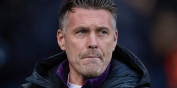 Wolverhampton Wanderers manager Rob Edwards during the Premier League match between Manchester City and Wolverhampton Wanderers at Etihad Stadium on January 24, 2026 in Manchester, England. (Photo by Visionhaus/Getty Images)