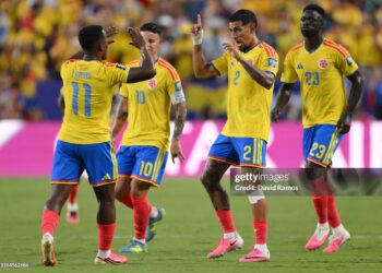 Jhon Arias #11 of Colombia celebrates with teammates after scoring the team's first goal during the FIFA World Cup 2026 Round of 32 match between Colombia and Ghana (Photo by David Ramos/Getty Images)