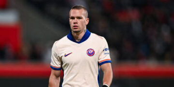 HEIDENHEIM, GERMANY - NOVEMBER 28: Mykhaylo Mudryk of Chelsea FC reacts during the UEFA Conference League 2024/25 League Phase MD4 match between 1. FC Heidenheim 1846 and Chelsea FC at Voith-Arena on November 28, 2024 in Heidenheim, Germany. (Photo by Daniel Kopatsch/Getty Images)