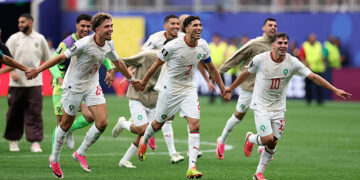 Neil El Aynaoui #24, Achraf Hakimi #2 and Brahim Diaz #10 of Morocco applaud fans after the 3-0 victory during the FIFA World Cup 2026 Round of 16 match between Canada and Morocco at Houston Stadium on July 04, 2026 in Houston, Texas. (Photo by Kevin C. Cox/Getty Images)
