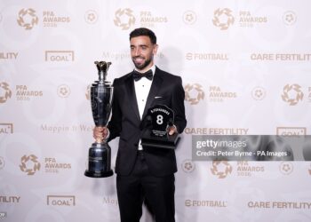 Bruno Fernandes with his PFA players player of the year award during the PFA Awards 2026 (Photo by Peter Byrne/PA Images via Getty Images)