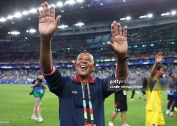 Bubista, Head Coach of Cabo Verde, applauds fans after the 0-0 draw during the FIFA World Cup 2026 Group H match between Cabo Verde and Saudi Arabia (Photo by Michael Steele/Getty Images)