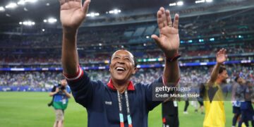 Bubista, Head Coach of Cabo Verde, applauds fans after the 0-0 draw during the FIFA World Cup 2026 Group H match between Cabo Verde and Saudi Arabia (Photo by Michael Steele/Getty Images)