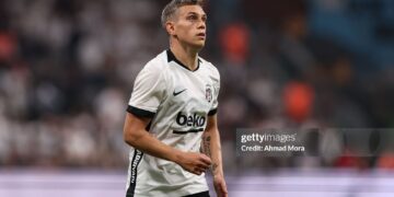 Leandro Trossard of Besiktas looks on during the UEFA Europa League 2026/27 play-offs first leg match between Besiktas and Kauno Zalgiris (Photo by Ahmad Mora/Getty Images)