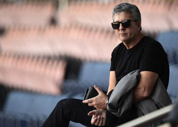 Father of Barcelona's player Lionel Messi, Jorge Horacio Messi, attends a training session of Barcelona at the Parc des Princes stadium in Paris on April 14, 2015, on the eve of the UEFA Champions League quarter final first leg football match Paris against Barcelona.  AFP PHOTO / FRANCK FIFE (Photo by FRANCK FIFE / AFP via Getty Images)