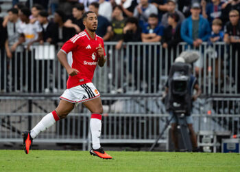 Youri Tielemans of Manchester United in action during the pre-season friendly match between Paris Saint-Germain and Manchester United at Parc des Princes on August 08, 2026 in Paris, France. (Photo by Ash Donelon/Manchester United via Getty Images)