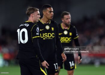 Cole Palmer and Morgan Rogers of Chelsea speak during the Premier League 2026/27 match between Brentford and Chelsea FC (Photo by Chris Lee - Chelsea FC/Chelsea FC via Getty Images)
