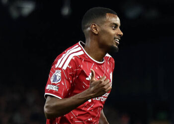 Liverpool's Swedish striker #09 Alexander Isak celebrates scoring the team's second goal during the English Premier League football match between Ipswich Town and Liverpool at Portman Road in Ipswich, eastern England on September 4, 2026. (Photo by Henry Nicholls / AFP via Getty Images) / RESTRICTED TO EDITORIAL USE. No use with unauthorized audio, video, data, fixture lists, club/league logos or 'live' services. Online in-match use limited to 120 images. An additional 40 images may be used in extra time. No video emulation. Social media in-match use limited to 120 images. An additional 40 images may be used in extra time. No use in betting publications, games or single club/league/player publications. /
