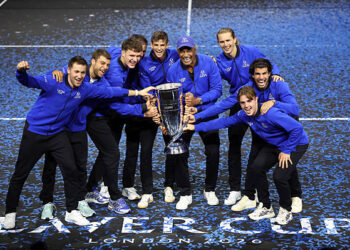 LONDON, ENGLAND - SEPTEMBER 27: Team Europe celebrate with the trophy on court after victory on day three of Laver Cup 2026 at The O2 on September 27, 2026 in London, England. (Photo by Tom Dulat/Getty Images for Laver Cup)