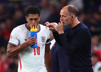 Thomas Tuchel, Manager / Head Coach of England gives instructions to Jude Bellingham during the UEFA Nations League 2026/27 group phase match between England and Spain at Wembley Stadium on September 26, 2026 in London, England. (Photo by Marc Atkins/Getty Images)
