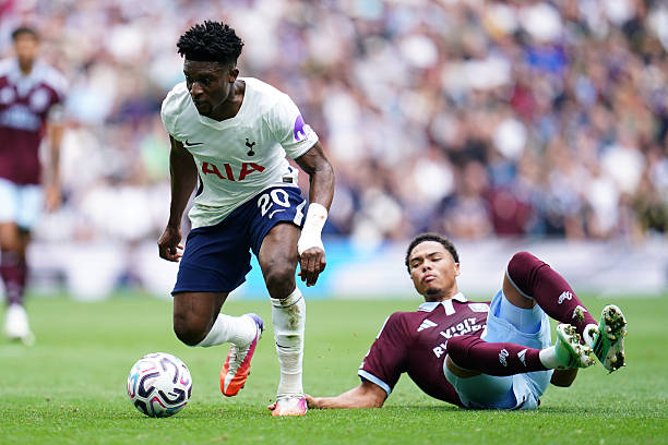 Mohammed Kudus of Tottenham Hotspur competes with George Hemmings of Aston Villa during the Premier League match between Tottenham Hotspur and Aston Villa at Tottenham Hotspur Stadium in London, United Kingdom, on September 19, 2026. (Photo by Harvey Murphy/News Images/NurPhoto via Getty Images)