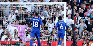Lisandro Martinez of Manchester United scores an own goal and Fulham's first goal during the Premier League 2026/27 match between Fulham and Manchester United at Craven Cottage on September 20, 2026 in London, England. (Photo by Justin Setterfield/Getty Images)