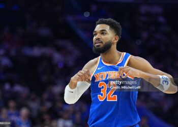 Karl-Anthony Towns #32 of the New York Knicks looks on against the Philadelphia 76ers (Photo by Mitchell Leff/Getty Images)