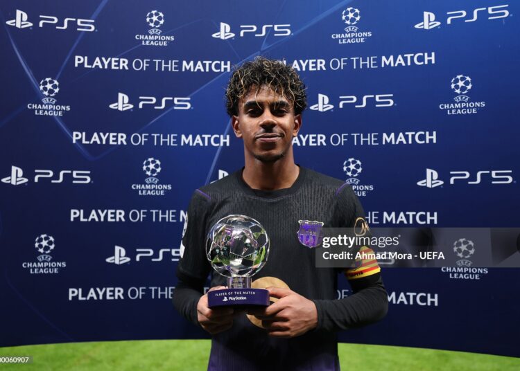 Lamine Yamal of FC Barcelona poses for a photo with the PlayStation Player of the Match award after the team's victory in the UEFA Champions League 2026/27 League Phase MD2 match between Galatasaray and FC Barcelona (Photo by Ahmad Mora - UEFA/UEFA via Getty Images)