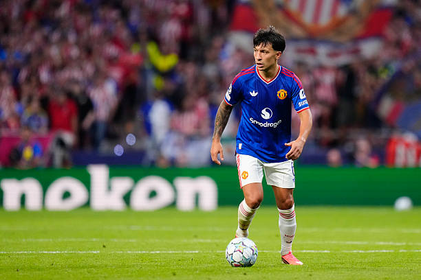 Lisandro Martinez centre-back of Manchester United and Argentina during the UEFA Champions League 2026/27 League Phase MD2 match between Atletico de Madrid and Manchester United at Estadio Metropolitano on October 13, 2026 in Madrid, Spain. (Photo by Jose Breton/Pics Action/NurPhoto via Getty Images)